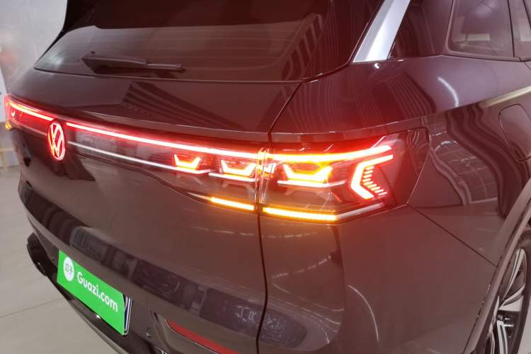 Used Volkswagen Tavendor 2023 380TSI Four-Wheel Drive R-Line Cruise Edition
