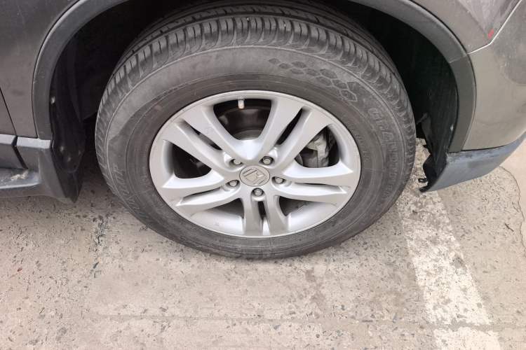 Used Honda CR-V 2010 2.4L automatic four-wheel drive luxury version Right Front Wheel Hub