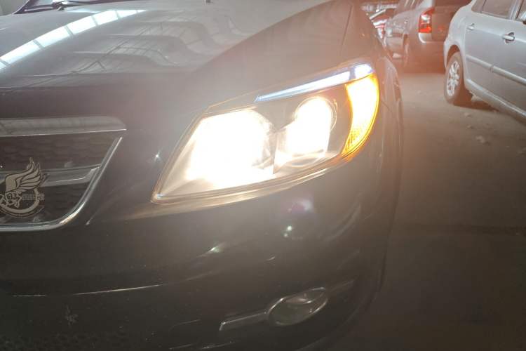 Used BYD S6 2014 2.0L Manual Luxury 5-Seater