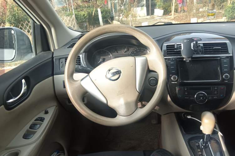 Used Nissan Tiida 2011 1.6L CVT Smart Version