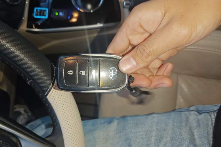 Used Toyota Corolla 2016 Dual-Engine 1.8L E-CVT Elite Edition