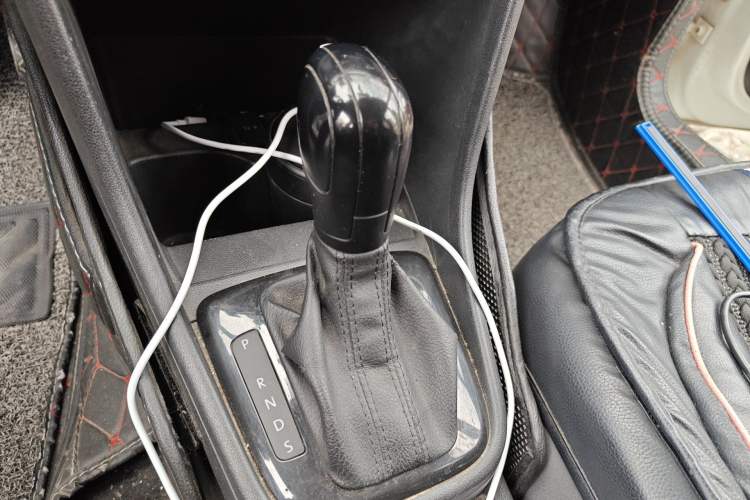 Used Volkswagen Santana 2013 1.6L Automatic Fashion Edition Gear Lever