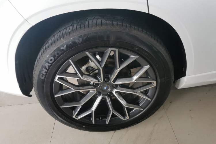 Used Oshan Z6 New Energy 2023 ZhiDian iDD 150KM Flagship PLUS Smart Parking Edition
