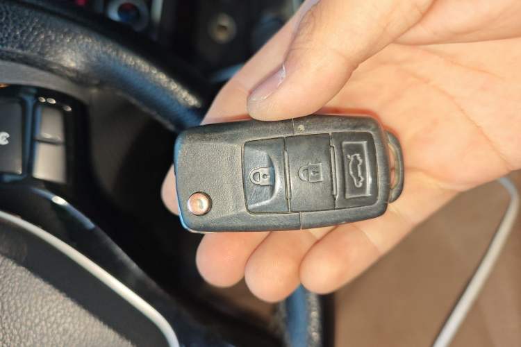 Used FORTHING Joyear X5 2017 Enjoy Series 1.6L CVT Luxury Model
