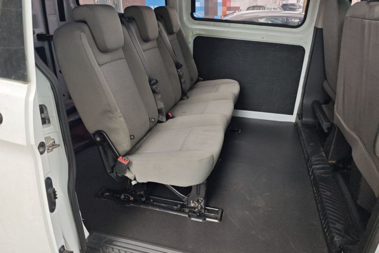 Used Ford Transit 2017 2.0T Diesel Multi-Purpose Commercial Vehicle Short Wheelbase Low Roof China V Standard
