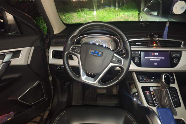 Used Geely Auto Emgrand X7 Sport 2018 1.8TD Automatic Two-Wheel Drive Smart Connect 4G Internet Edition