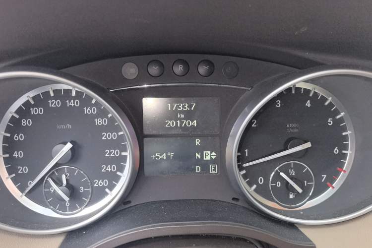 Used Mercedes-Benz R-Class 2010 R 300 L Luxury Model