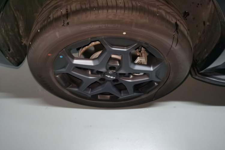 Used Formula Leopard Tai 7 2025 Model 190 km Four-Wheel Drive Ultra Edition Right Rear Wheel Hub