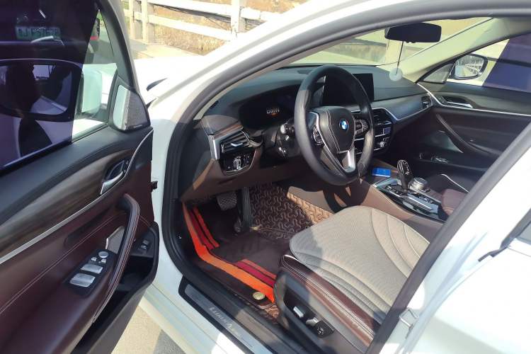 Used BMW 5 Series 2019 Facelifted 530Li Leading Edition Luxury Package