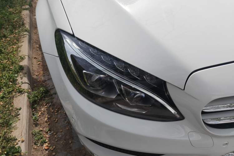 Used Mercedes-Benz C-Class 2015 C 200 L 4MATIC Sport Edition Right Front Headlight