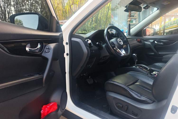 Used Nissan X-Trail 2019 2.0L CVT Smart Connect Comfort Edition 2WD Driver Seat