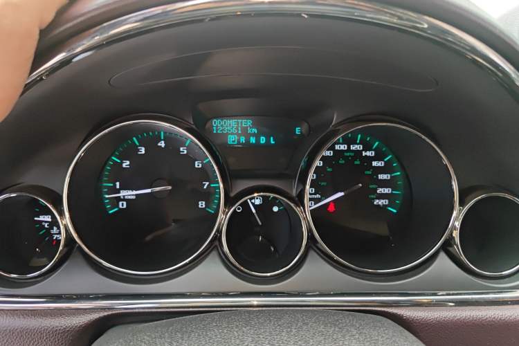 Used Buick Enclave 2014 3.6L Two-Wheel Drive Elite Comfort Version