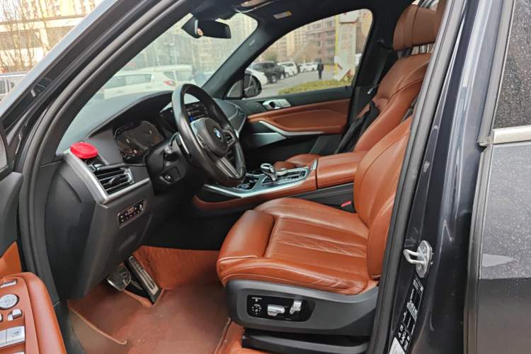 Used BMW X7 2020 xDrive40i Luxury M Sport Package
