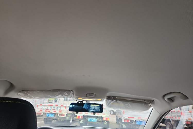 Used Roewe i5 2021 1.5L Manual Platinum Edition Headliner