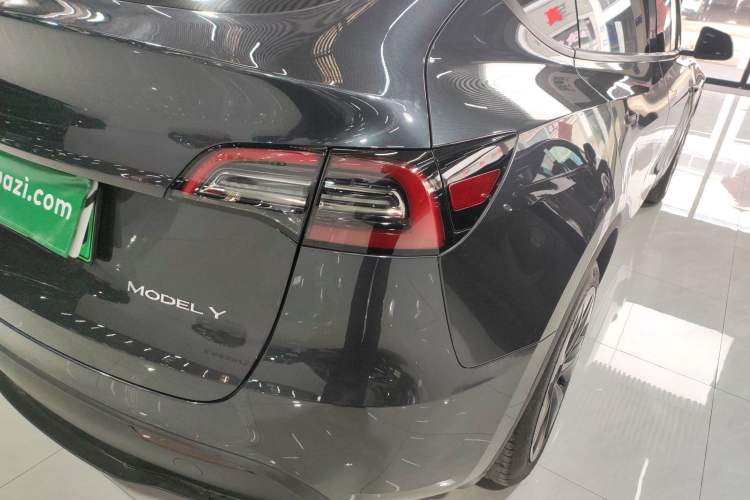 Used Tesla Model Y 2024 Long-Range All-Wheel-Drive Version
