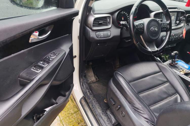 Used Kia Sorento 2015 Sorento L 2.4L Gasoline 4WD Elite Edition 5 Seats China V Emission Standard Driver Seat