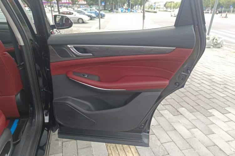 Used Dongfeng Fengon 580 2022 1.5T Automatic Luxury Edition
