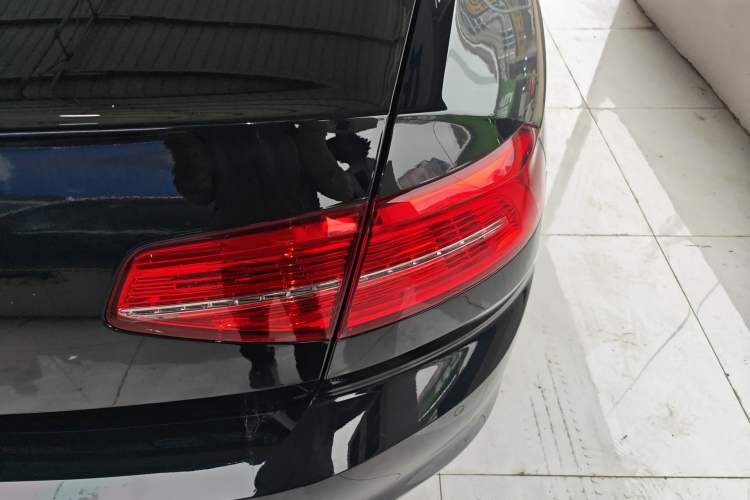 Used Volkswagen Magotan 2019 280TSI DSG Comfort Model China VI Standard Right Rear Taillight