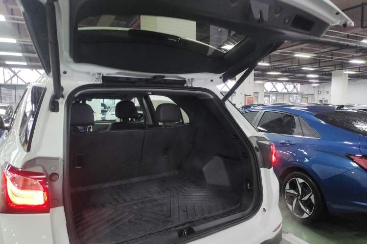 Used Chevrolet Equinox 2019 Redline 550T Automatic All-Wheel-Drive RS Model China VI Standard Trunk