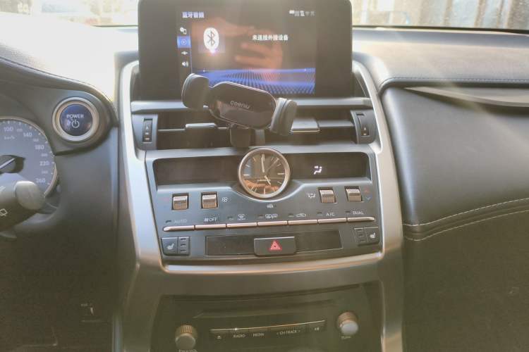 Used Lexus NX 2018 300h Front-Wheel-Drive FENGSHANG Version China V Emission Standard
