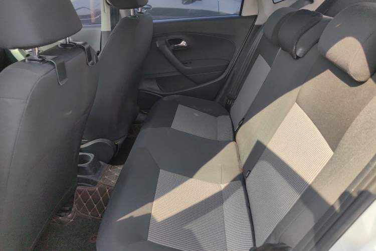 Used Volkswagen Polo 2014 1.4L Manual Fashion Edition
