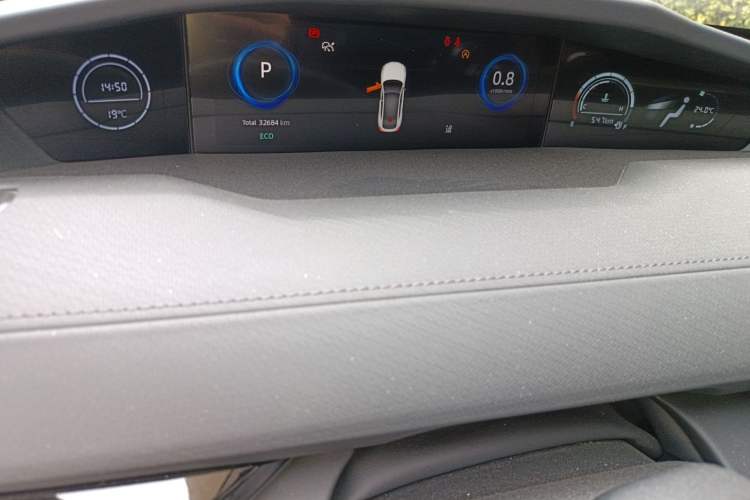 Used CHANGAN UNI-V 2023 1.5T Prestige Model