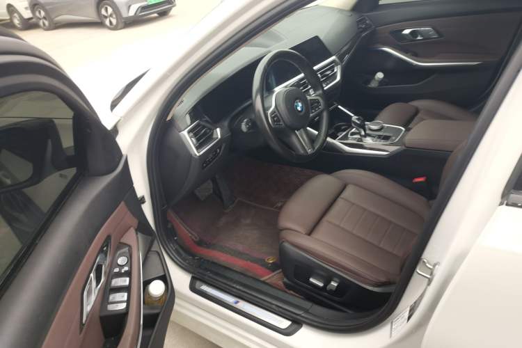 Used BMW 3 Series 2021 Second Facelift 325Li M Sport Package
