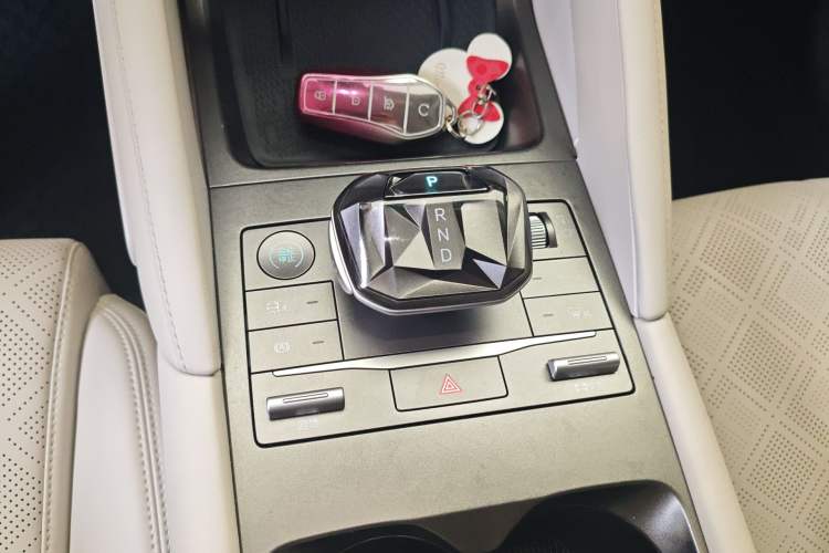 Used BYD Yuan UP 2024 401KM Leading Edition Gear Lever