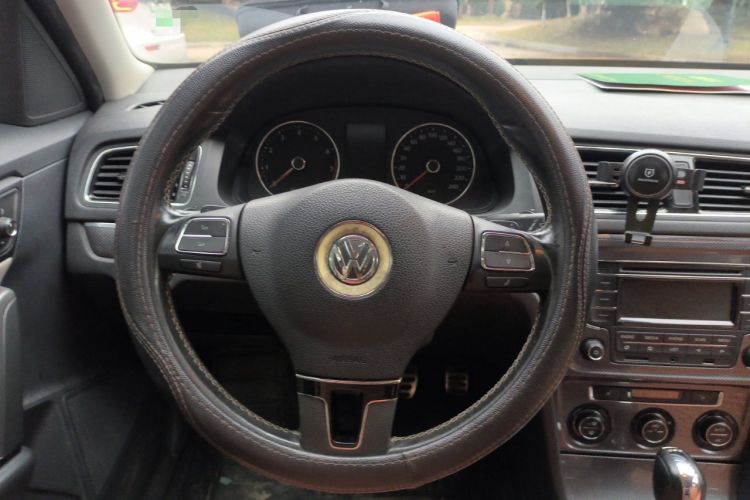 Used Volkswagen Cross Lavida 2014 1.4TSI DSG
