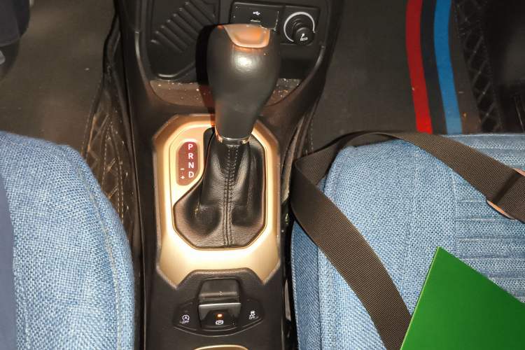 Used Jeep Renegade 2017 180T Automatic High-Energy Version Gear Lever