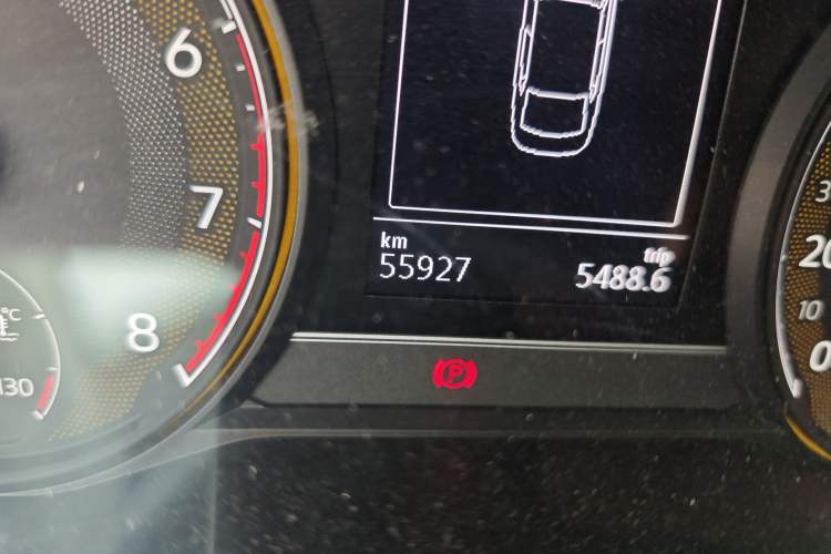 Used Volkswagen Passat 2021 330TSI Elite Edition Odometer Close Up