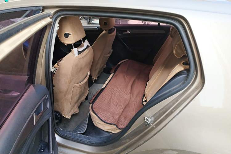 Used Volkswagen Golf 2016 1.6L Automatic Fashion Model