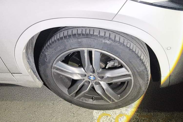 Used BMW X2 2020 sDrive25i Leading Model M Sport Package Right Front Wheel Hub