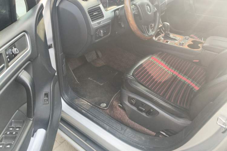 Used Volkswagen Touareg 2011 3.0 TSI Comfort Version Driver Seat