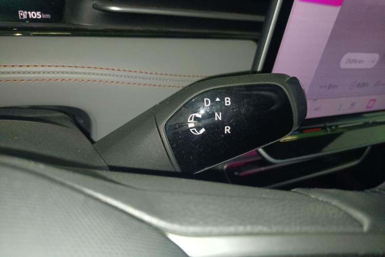 Used Volkswagen ID.7 VIZZION 2024 AIR model Gear Lever