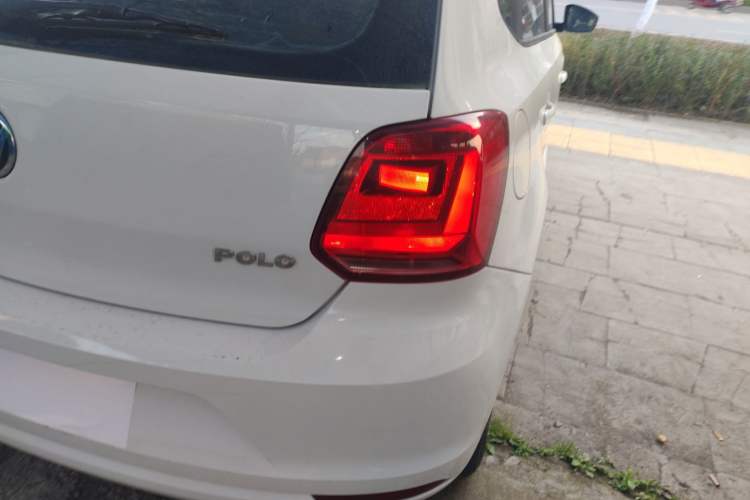 Used Volkswagen Polo 2016 1.4L Manual Fashion Model
