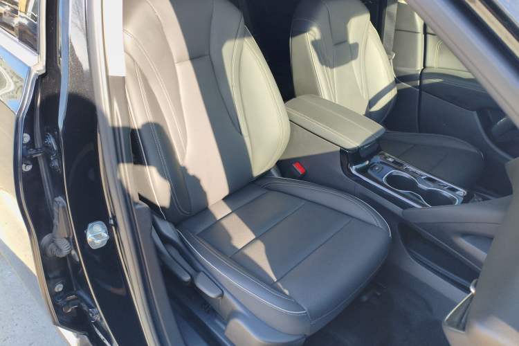 Used Buick Envision 2022 Encore Plus 652T Five-Seat Luxury Model
