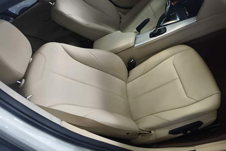 Used BMW 3 Series 2014 320Li Fashion Model
