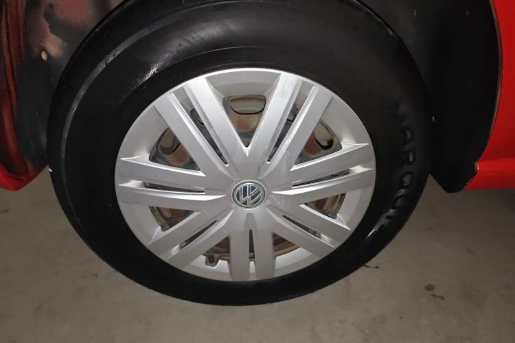 Used Volkswagen Polo 2016 1.4L Automatic Trendy Model Right Rear Wheel Hub