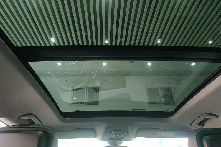 Used Audi Q5L 2022 40T Fashionable and Elegant Model Headliner
