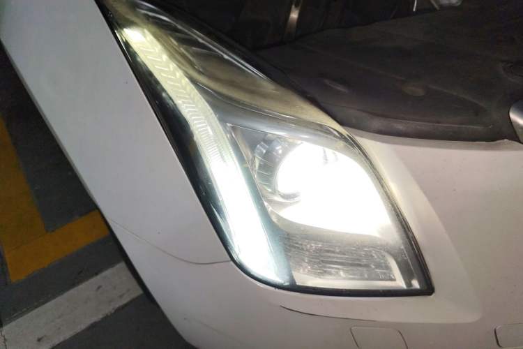 Used Cadillac XTS 2015 28T Comfort Model Right Front Headlight