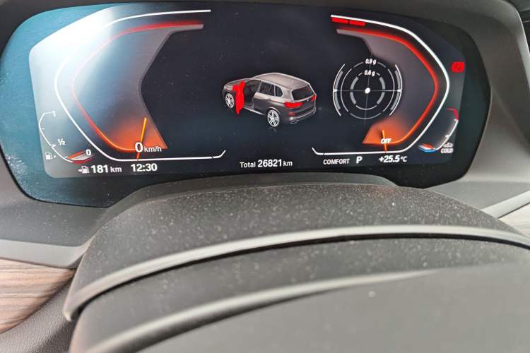 Used BMW X5 2022 xDrive 40Li M Sport Package Odometer Close Up