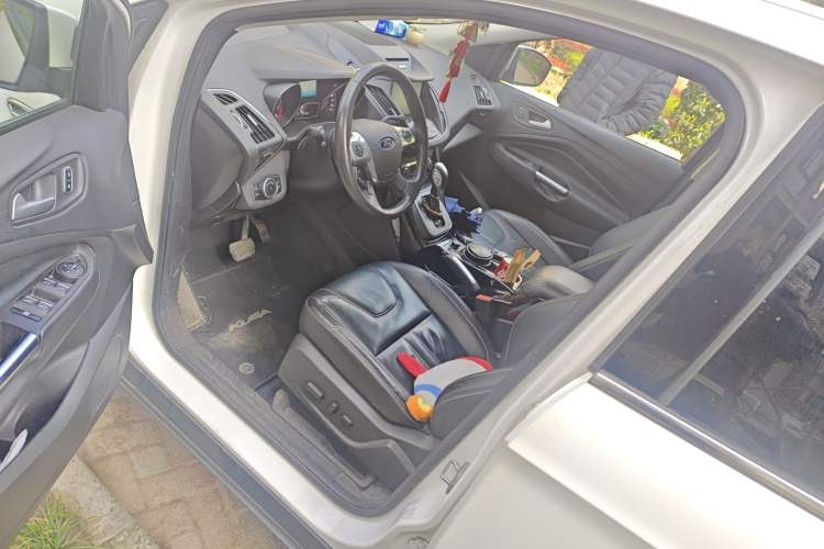 Used Ford Kuga 2015 2.0L GTDi Four-Wheel-Drive Sport Model