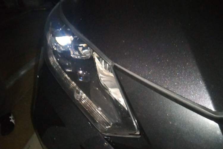 Used Honda Vezel 2017 1.8L CVT Front-Wheel Drive Pioneer Edition Right Front Headlight