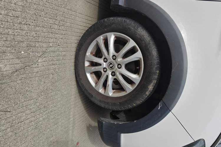 Used Dongfeng Fengon 360 2015 1.5L Manual Comfort II 7-Seater