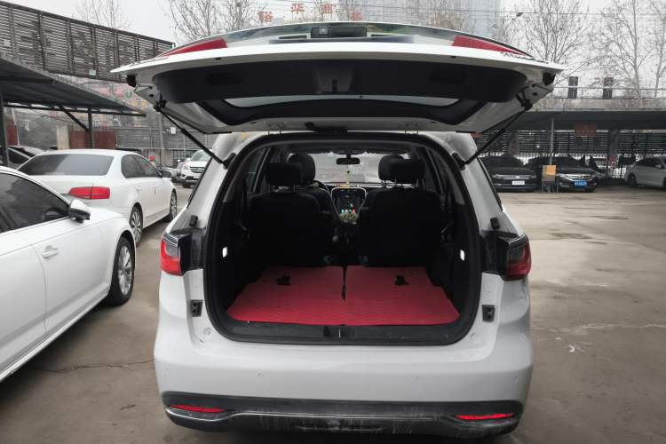 Used BYD Song MAX 2018 1.5T Automatic Smart Connect Elite Model with 6 Seats