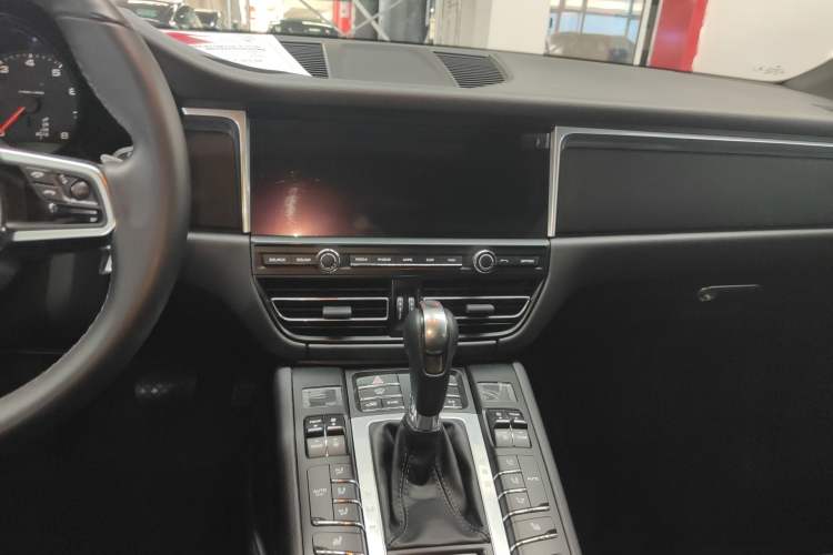 Used Porsche Macan 2018 Macan 2.0T Audio And AC Panel