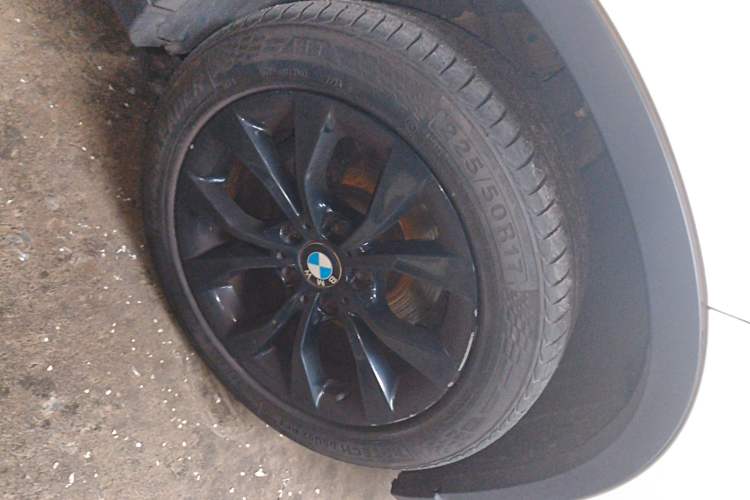 Used BMW X1 2012 sDrive18i Luxury Edition Right Front Wheel Hub