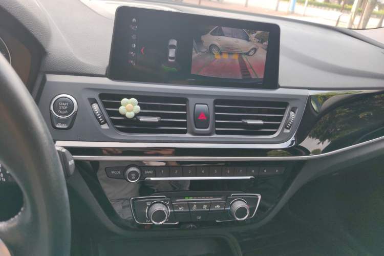Used BMW 1 Series 2019 118i Fashion Model Audio And AC Panel