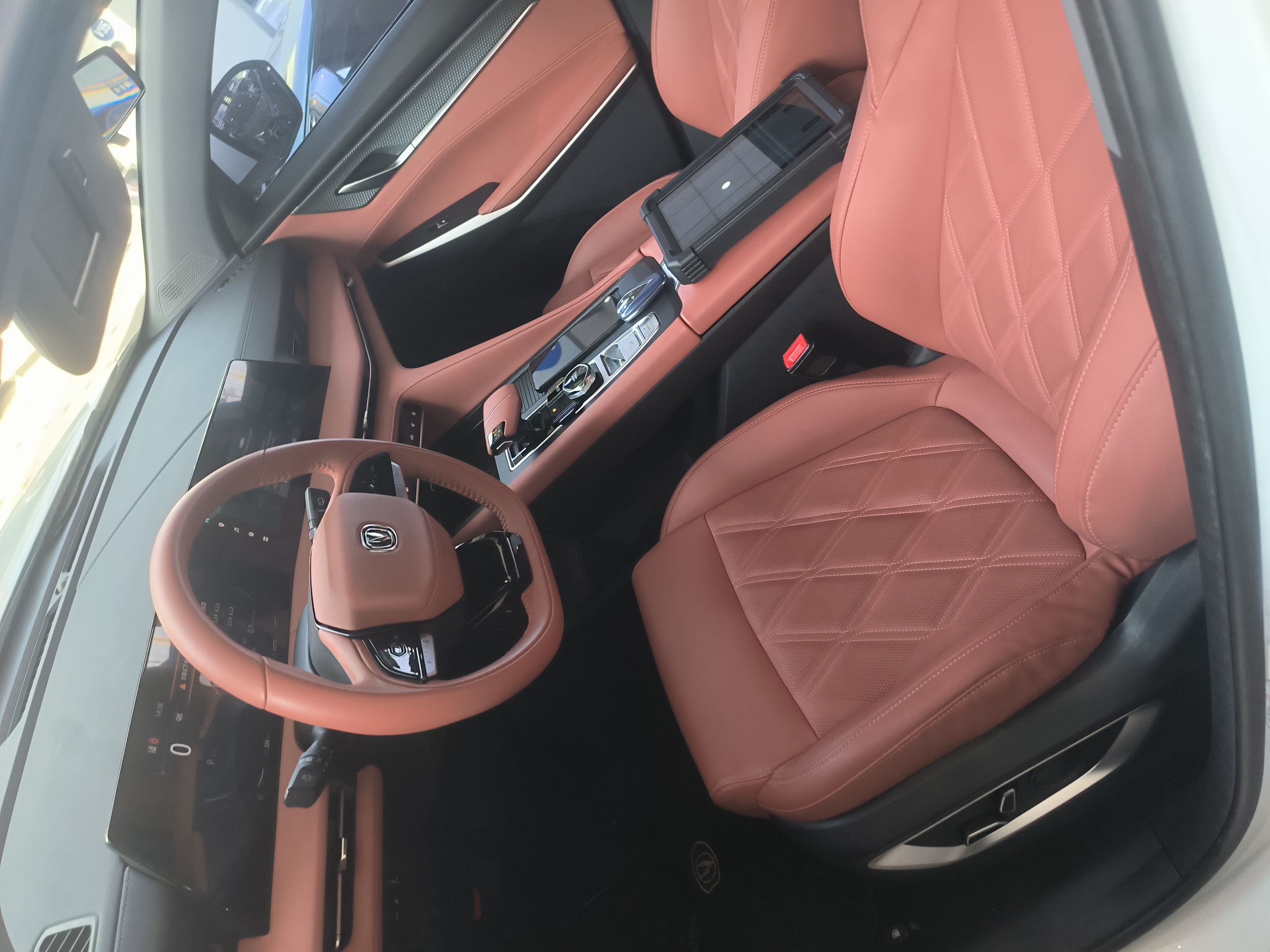 Переднее сиденье в автомобиле